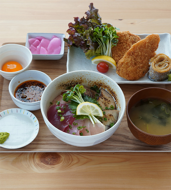 房総半島食べ比べ三色丼（刺身＆あぶり＆タンタン）＋旬のフライ3種盛り